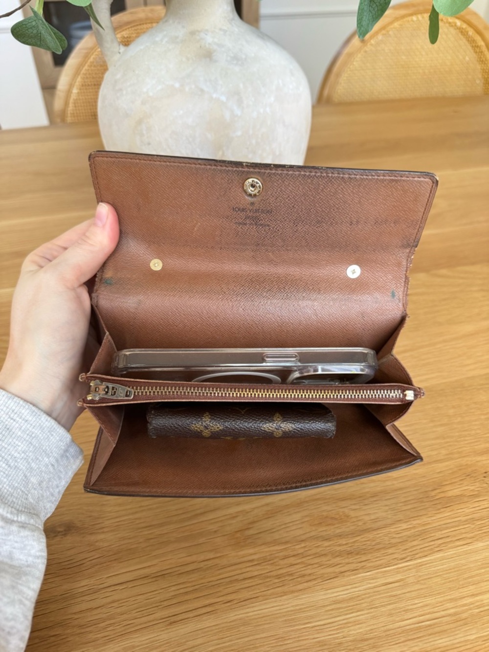 ✅AUTH✅SET OF LOUIS VUITTON WALLET ON A CHAIN+KEYHOLDER - Picture 15 of 17